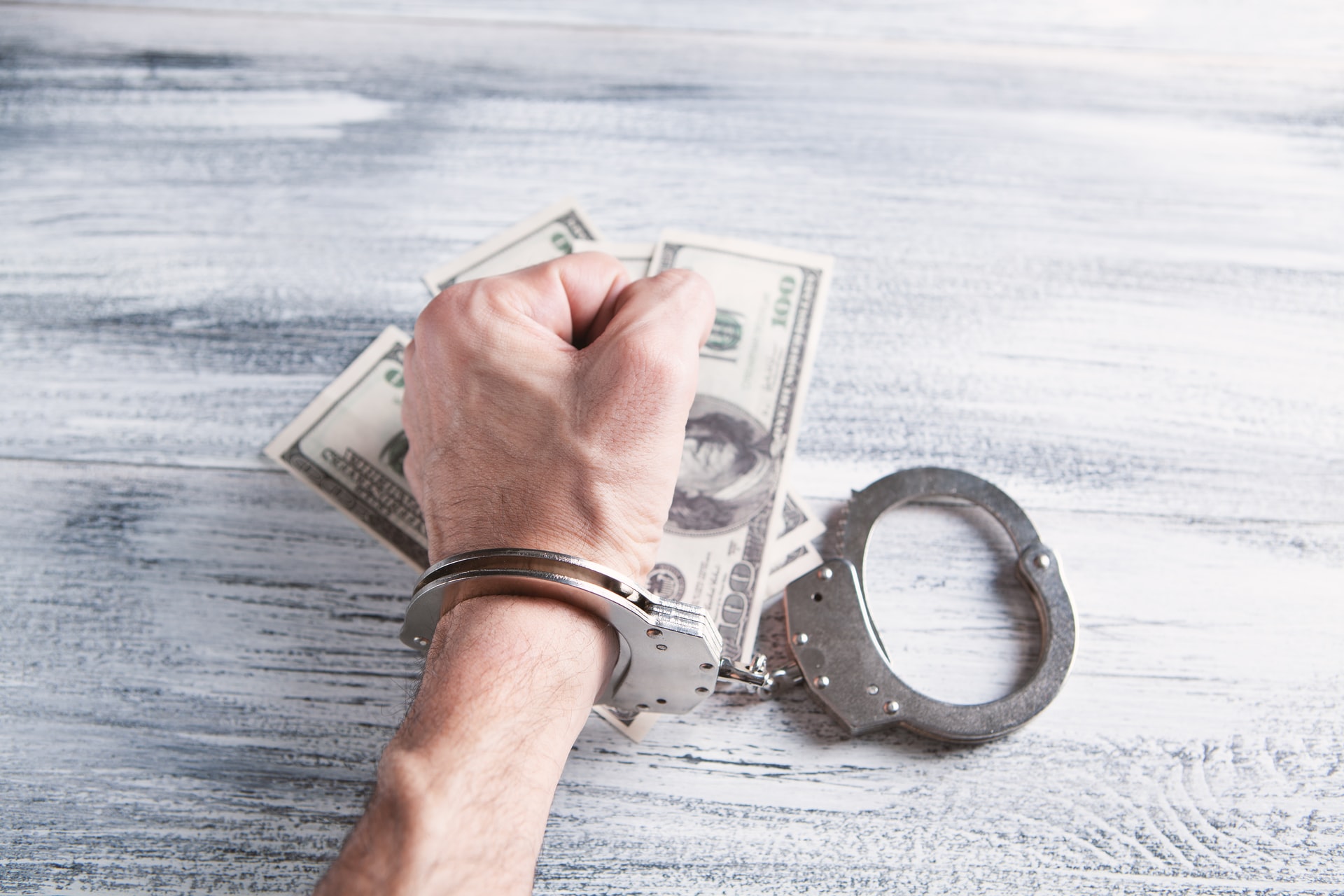 Daftar Faktor Tindak Pidana Pencucian Uang yang Diancam Pidana